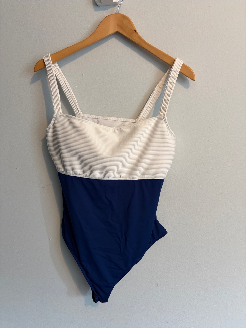Lauren Ralph Lauren White and Navy Ribbed Two-Tone One-Piece Swim